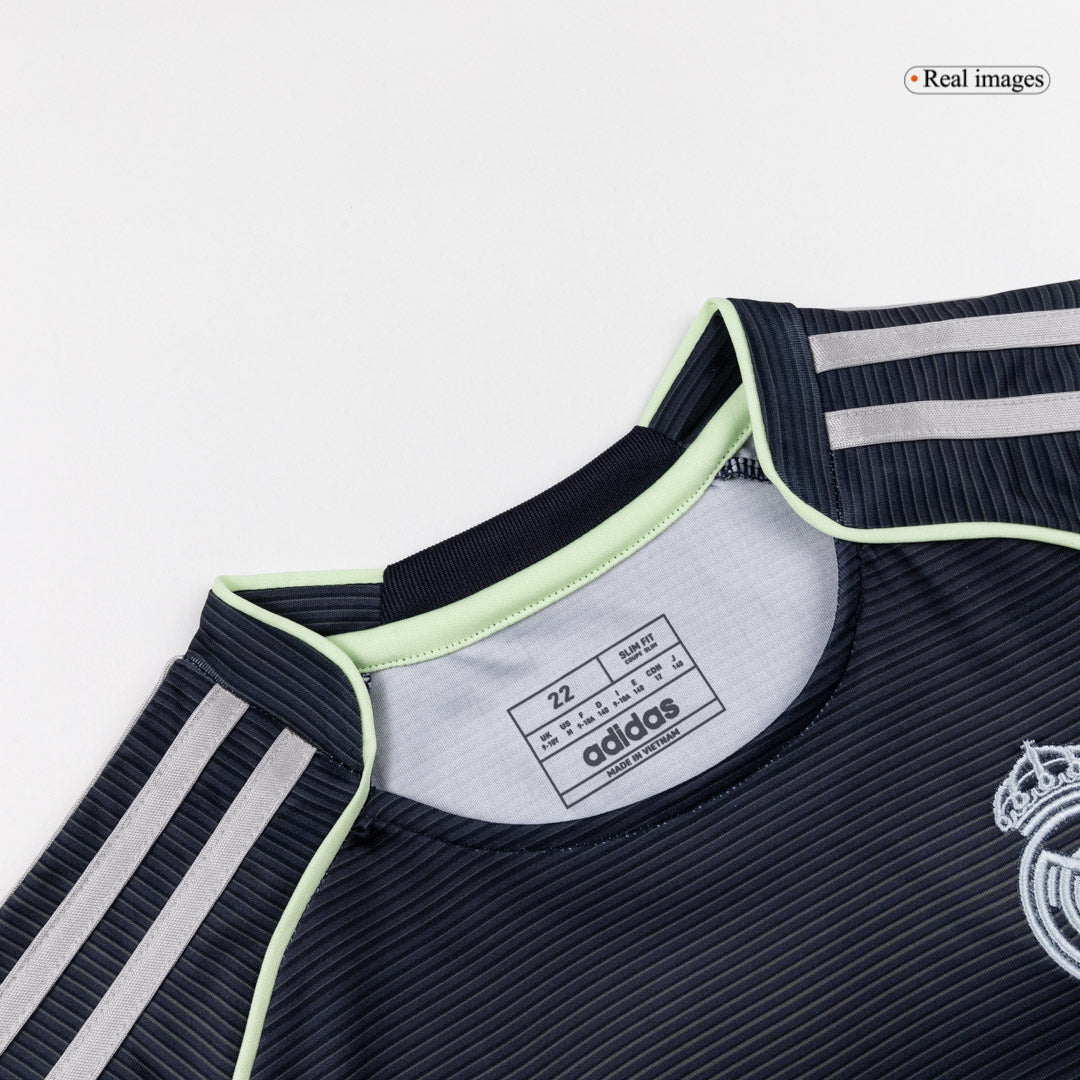 Real Madrid 2025/26 Vieras Lasten täydellinen peliasu [PREMIUM]