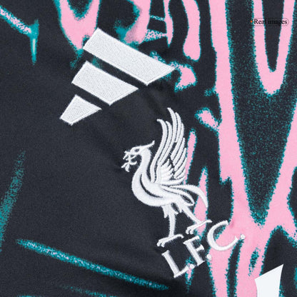 Liverpool ottelua edeltävä pelipaita 2025/26 – lisänäkymä 5