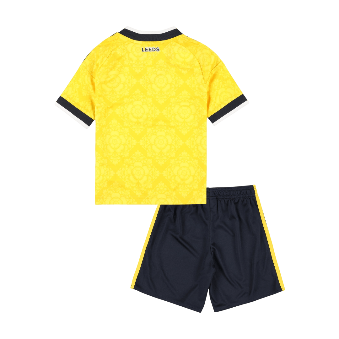 Leeds United lasten vierasjalkapallosetti 2026/27 – pelipaita ja shortsit takaa
