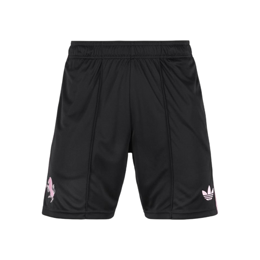 Juventus vierasshortsit 2026/27 – shortsien etupuoli